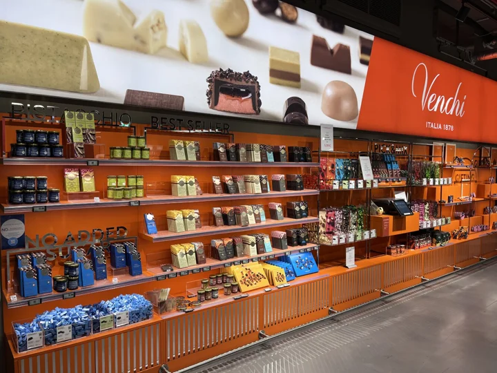 Poutavá regálová vystavení jsou zde standardem.